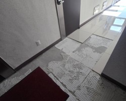 대학로 이화에수풀 복도 들뜬 바닥타일 보수 | 들뜬타일 보수시공 | 타일 부분시공